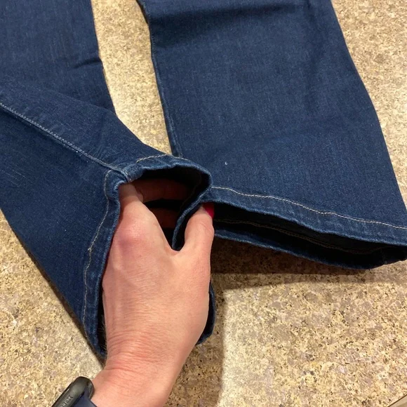 NWT Joe’s Jeans The Brixton Straight + Narrow Size 34